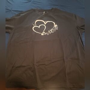Womens 2X Black Short Sleeve Crew Neck T-Shirt with Heart and Butterfly Design